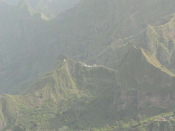 15- Paysage de la vallee de Paul 